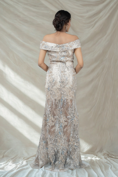 CHAMPAGNE APPLIQUÉ GOLD GOWN