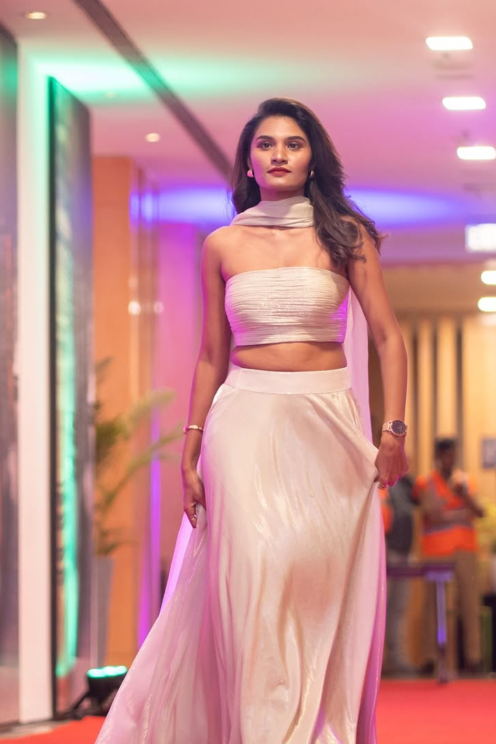 WHITE SAGE BIRKIN LYCRA LEHENGA